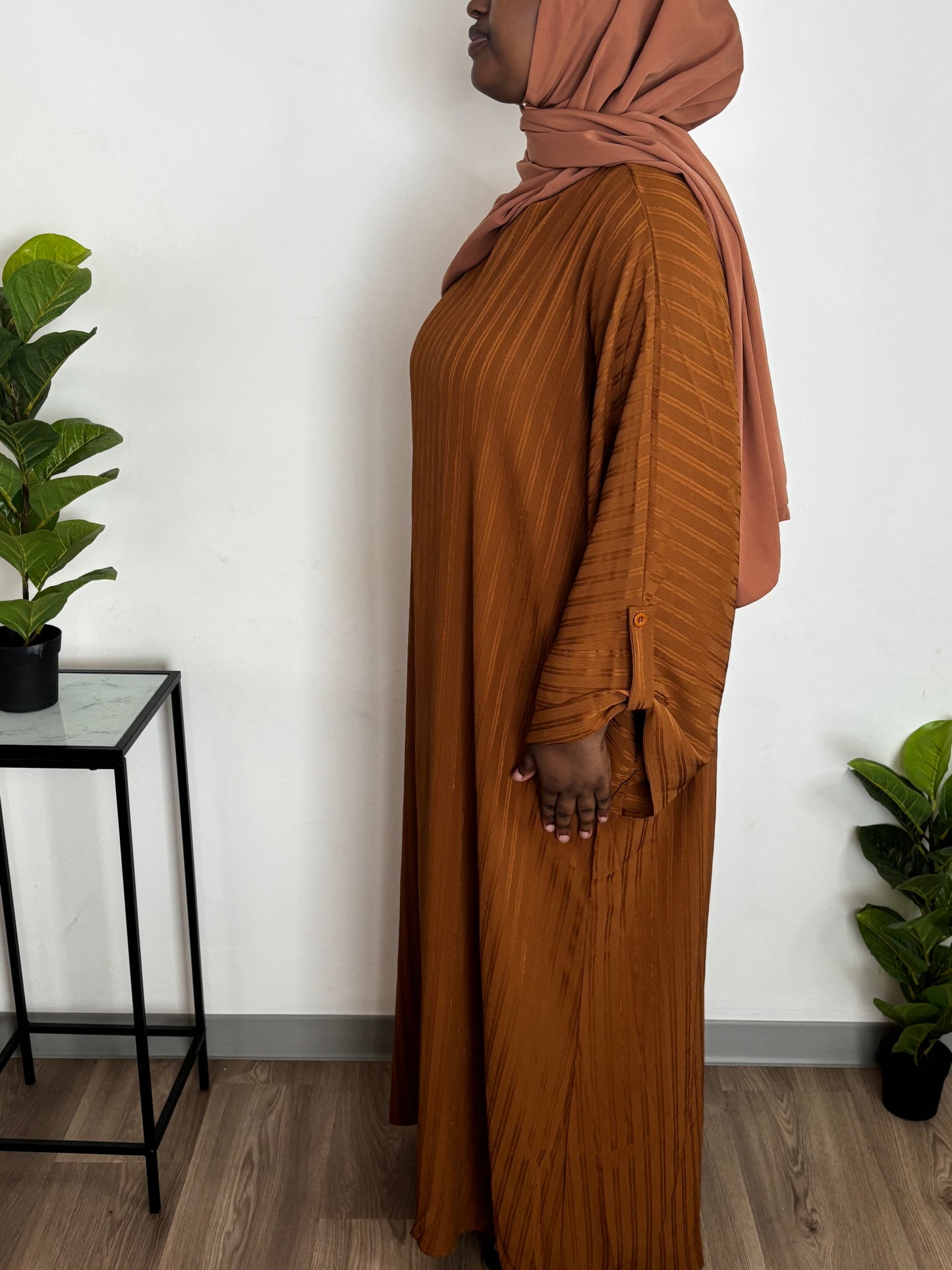 robe abaya marron a rayure